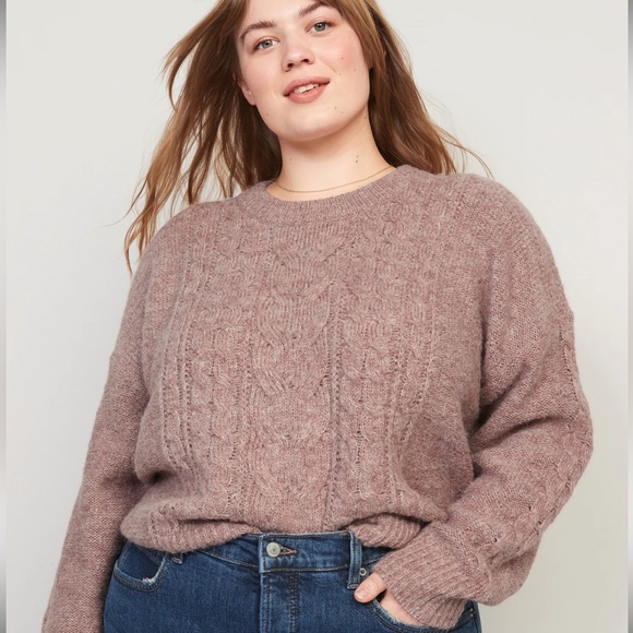Old Navy Sweaters - NWT Old Navy Heathered Cable Knit Sweater